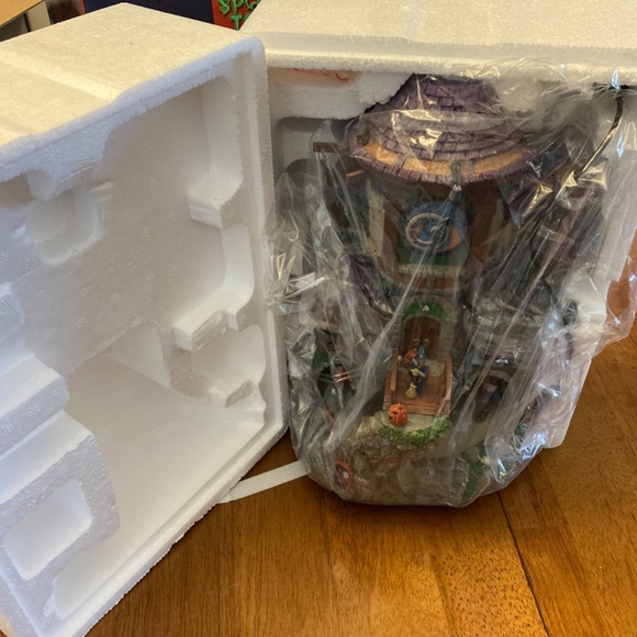 Lemax The Witching Hour - Picture 3 of 3